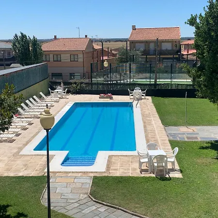 Garrote Rivera Nyaraló *